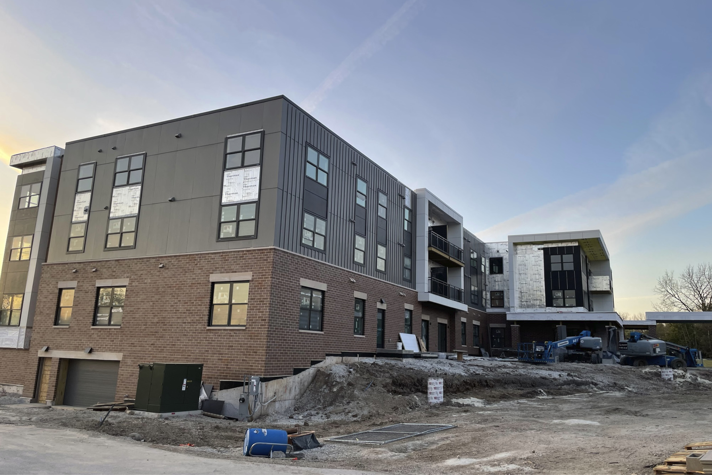 JFS Board Tours Woodale Crossing